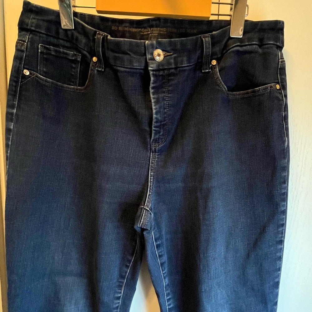 Chicoβs Girlfriend Dark Blue Womenβs Jeans - Classic Slim Fit Size 2 (L)